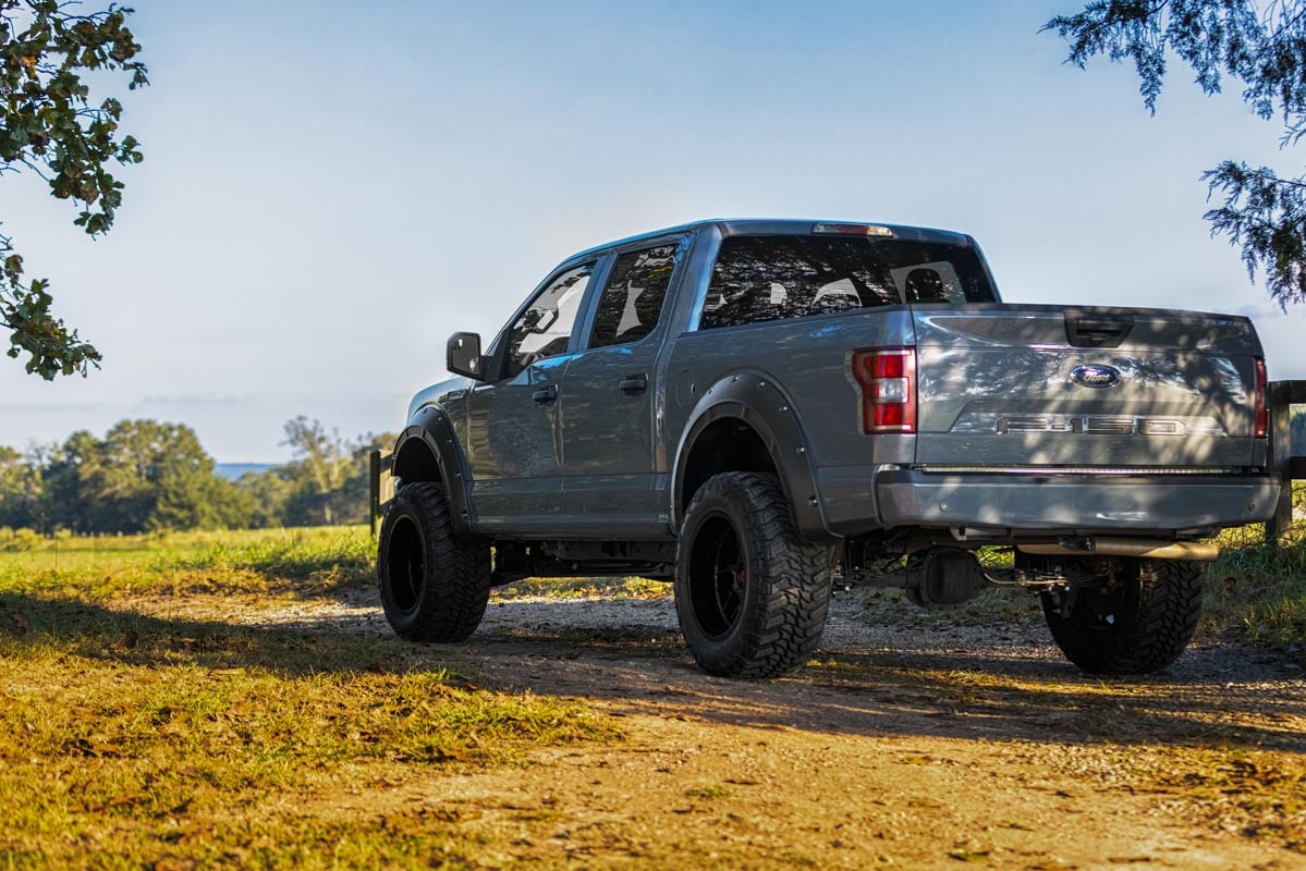 Defender Pocket Fender Flares | Ford F-150 2WD/4WD | 2015-2020 | Rough Country | A-F11811