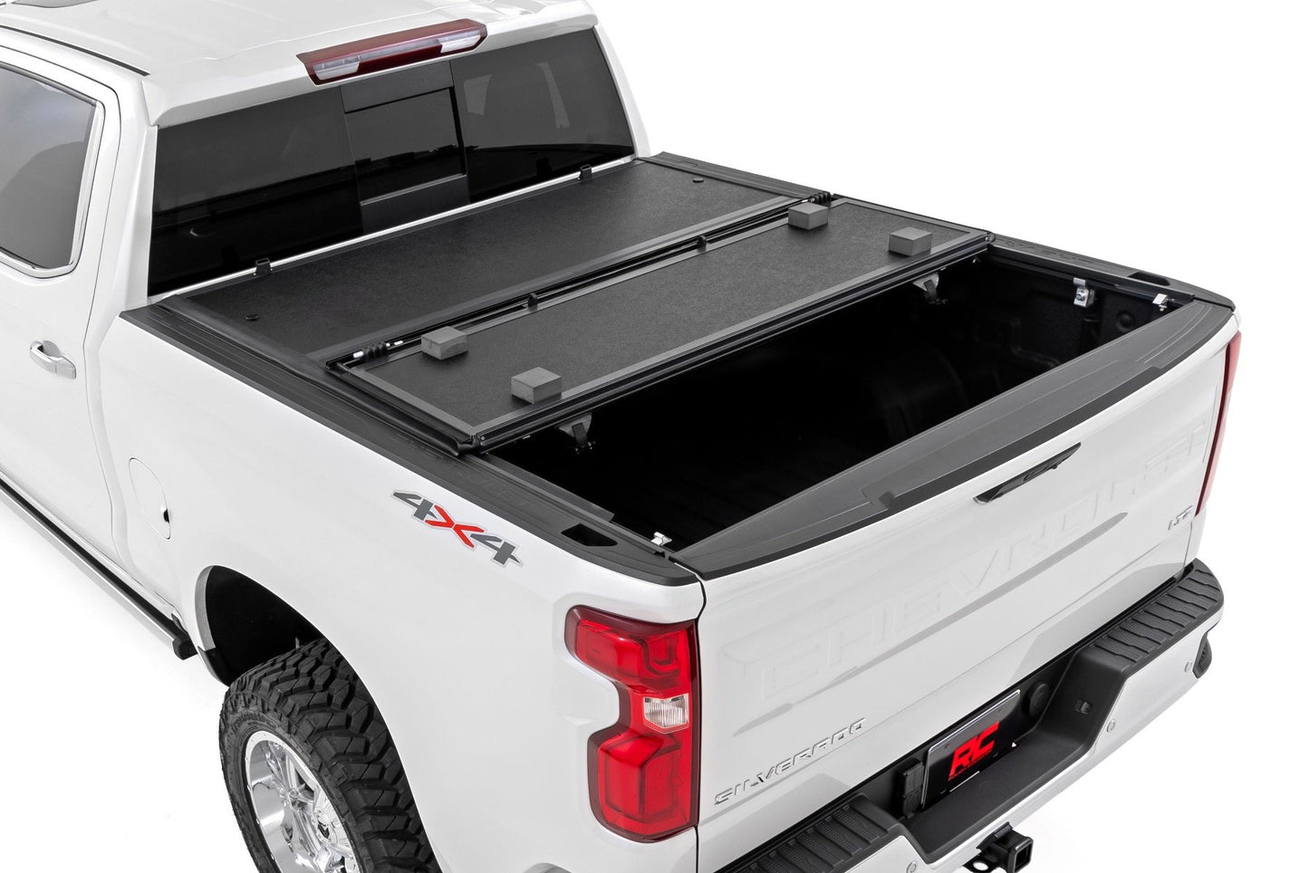 Hard Low Profile Bed Cover | 5'9" Bed | Rail Caps | Chevrolet Silverado/GMC Sierra 1500 | 2014-2018 | Rough Country | 47119551B