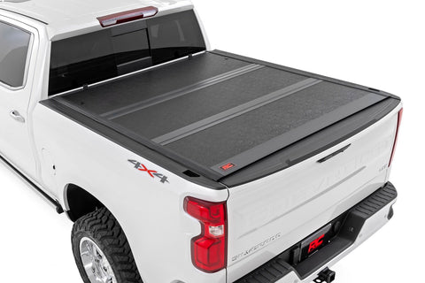 Hard Low Profile Bed Cover | 6'6" Bed | Chevrolet Silverado/GMC Sierra 1500 | 2019-2022 | Rough Country | 47120650B