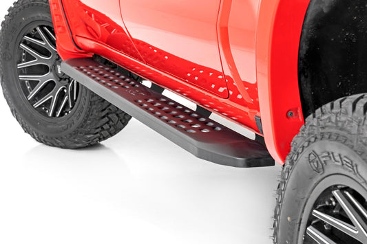 RPT2 Running Boards | Crew Cab | Black | Chevrolet Silverado/GMC Sierra 1500/2500HD | 2019-2022 | Rough Country | 44002