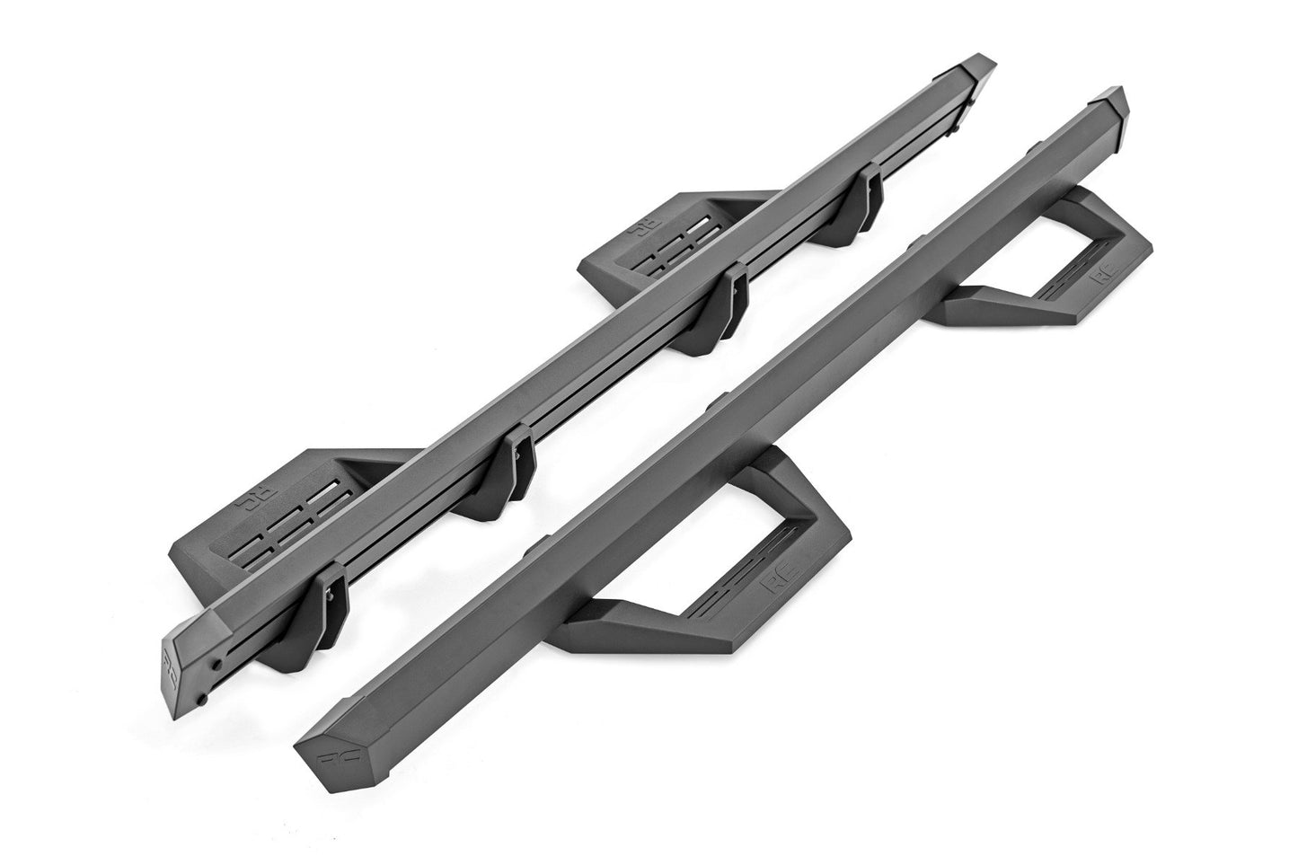 SRX2 Adj Aluminum Step | Crew Cab | Chevrolet Silverado/GMC Sierra 1500/2500HD | 2019-2022 | Rough Country | 11003A