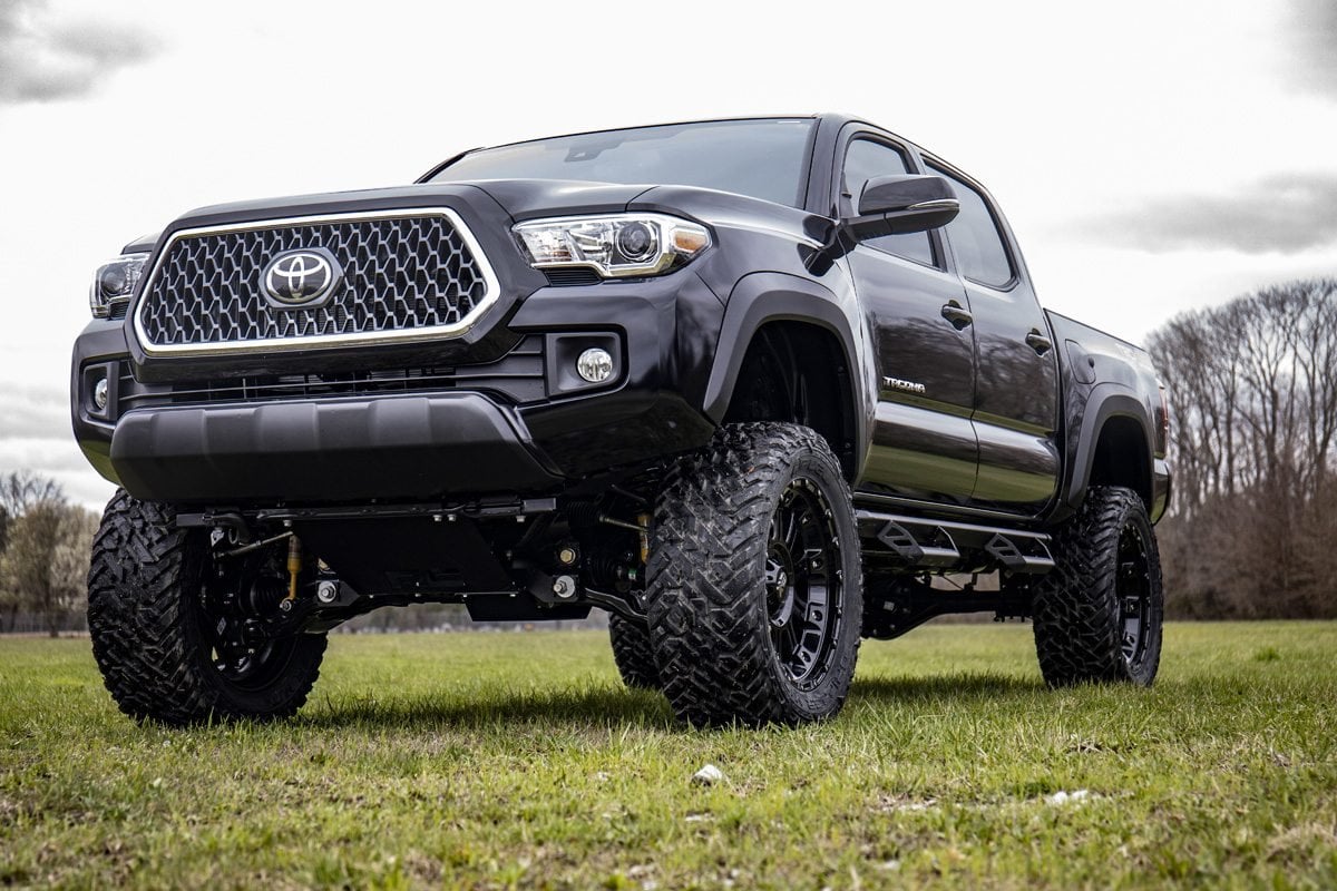 6 Inch Lift Kit | Toyota Tacoma 2WD/4WD | 2016-2022 | Rough Country | 75820