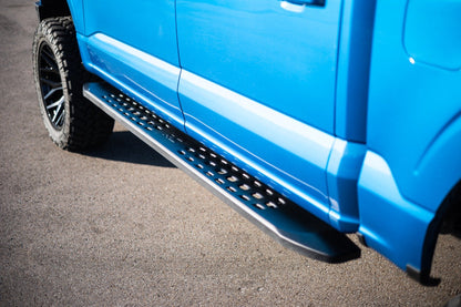 Raptor Style Running Board | Crew Cab | Black | Ford F-150 /F-150 Lightning | 2015-2022 | Rough Country | 44005