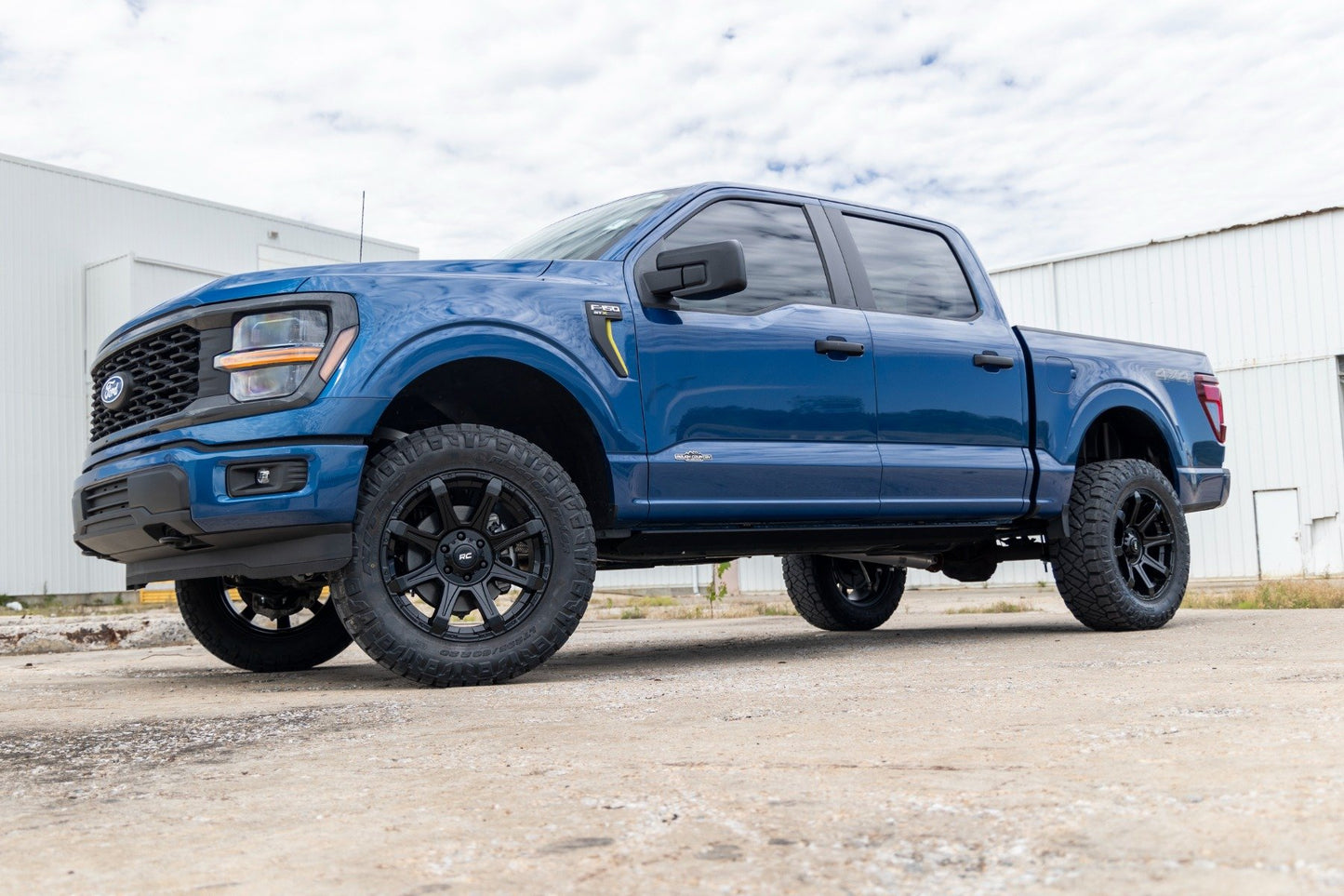 3 Inch Lift Kit | Fabbed UCA | Vertex/V2 | Ford F-150 4WD | 2021-2022 | Rough Country | 41457