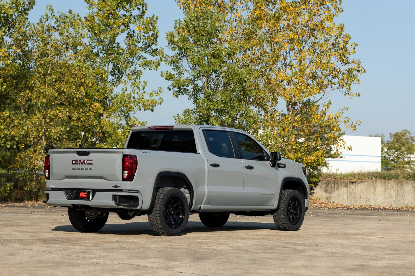 2 Inch Leveling Kit | Loaded Strut | Chevrolet Silverado/GMC Sierra 1500 | 2019-2022 | Rough Country | 501065