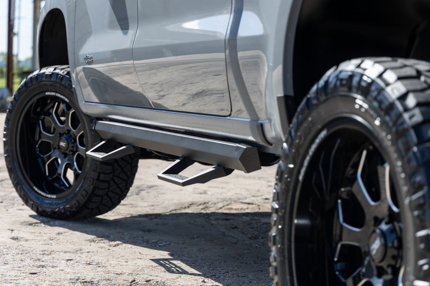 Rough Country 96 Series Wheel | One-Piece | Gloss Black | 22x10 | 6x5.5 | -19mm | 2002-2006 |  96221012