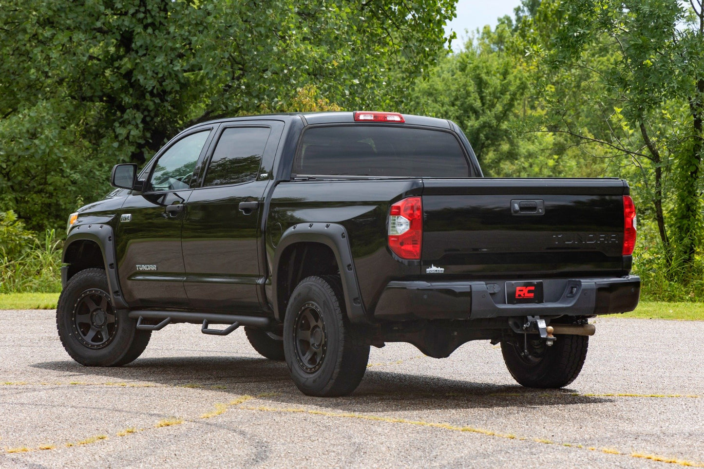 Nerf Steps | Full Length | Crew | 5.5 Ft Bed | Toyota Tundra | 2007-2021 | Rough Country | RCT0786CCB