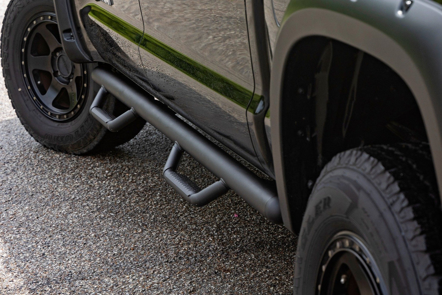 Nerf Steps | Full Length | Crew | 5.5 Ft Bed | Toyota Tundra | 2007-2021 | Rough Country | RCT0786CCB