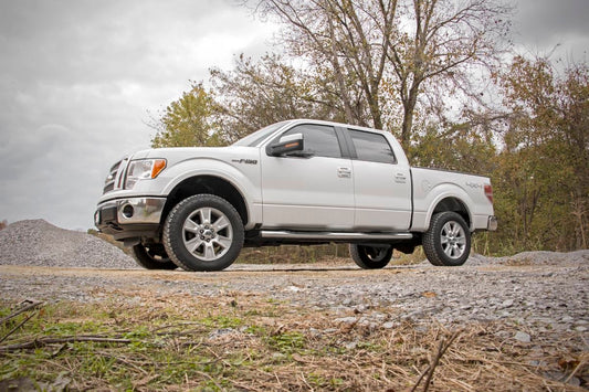 2 Inch leveling Kit | Aluminum | Ford F-150 2WD/4WD | 2009-2013 | Rough Country | 568