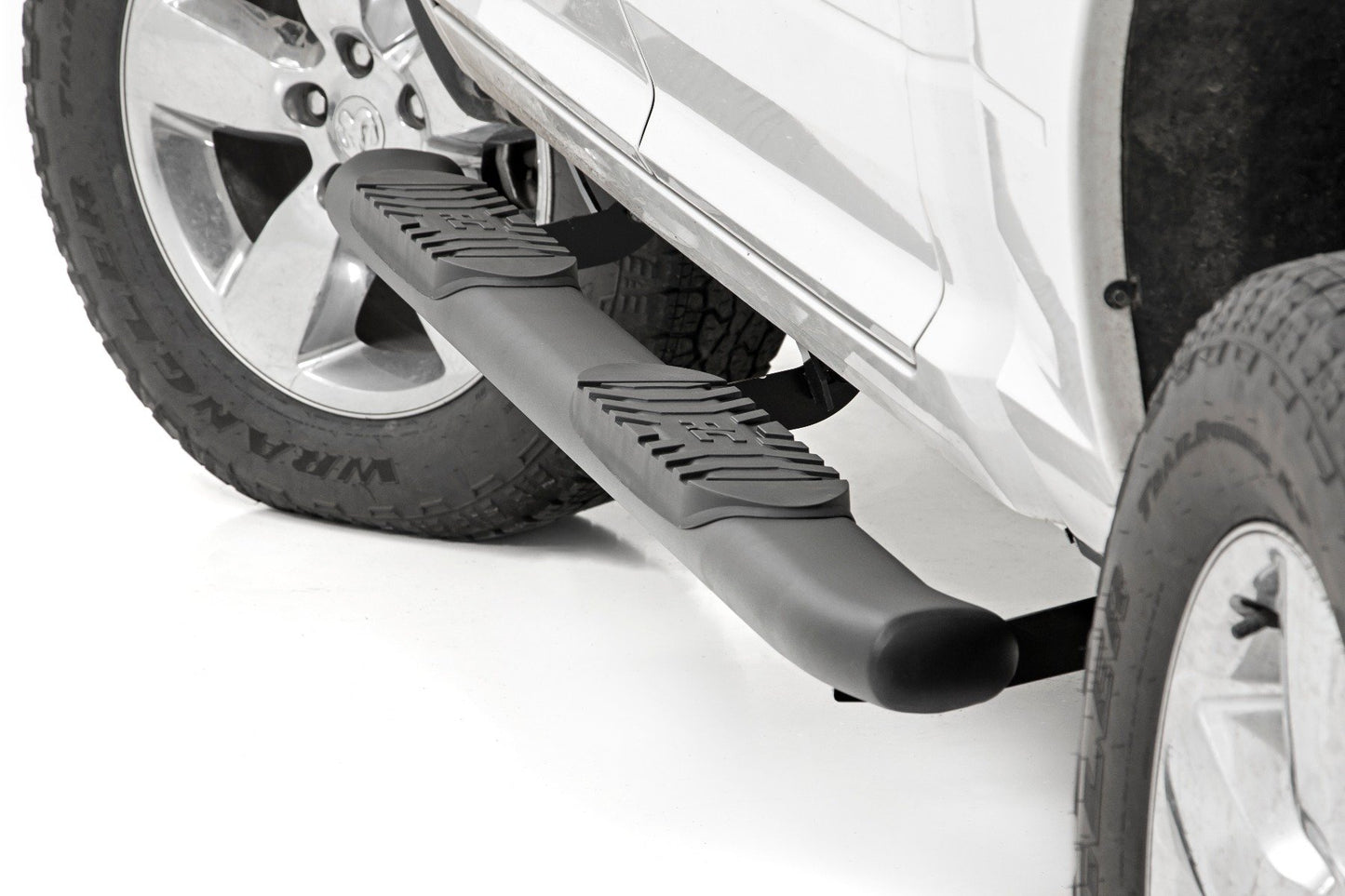 Oval Nerf Step | Crew Cab | Black |Ram 1500/2500/3500 | 2009-2022 | Rough Country | 21003