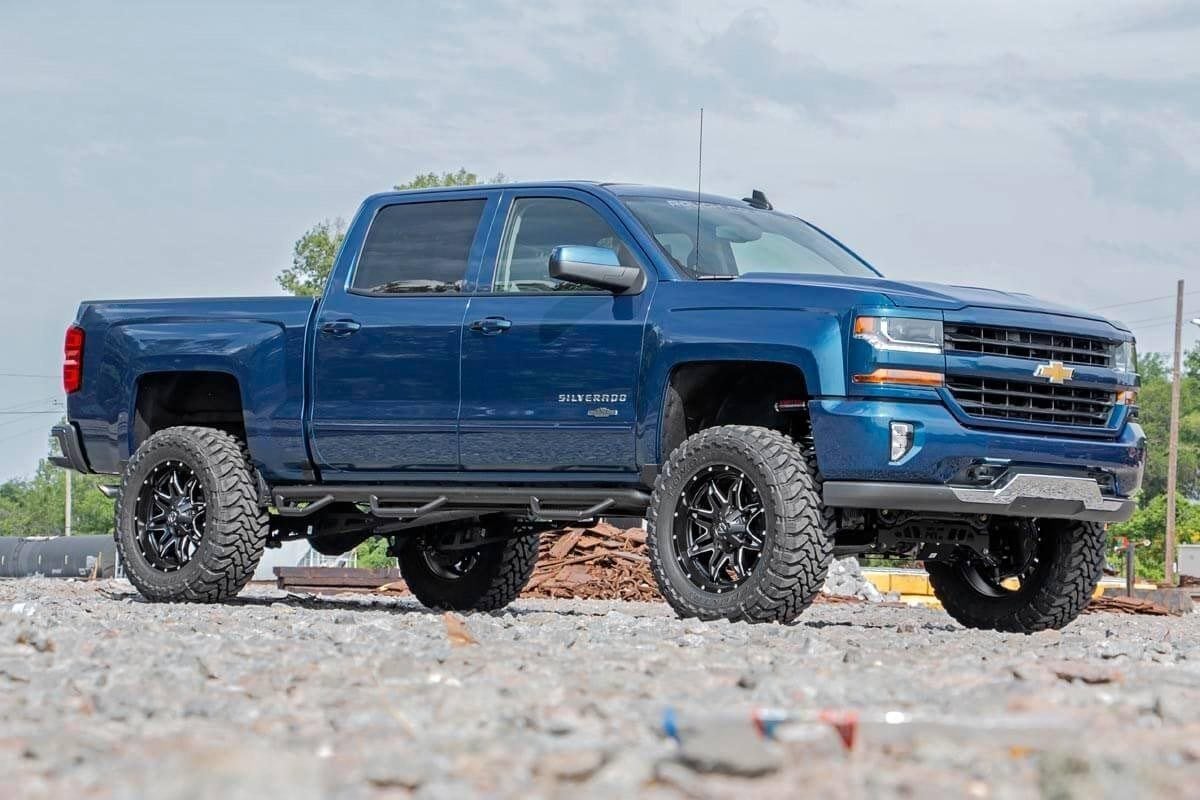 7 Inch Lift Kit | Alum/Stamp Steel | Vertex | Chevrolet Silverado/GMC Sierra 1500 | 2014-2018 | Rough Country | 18750