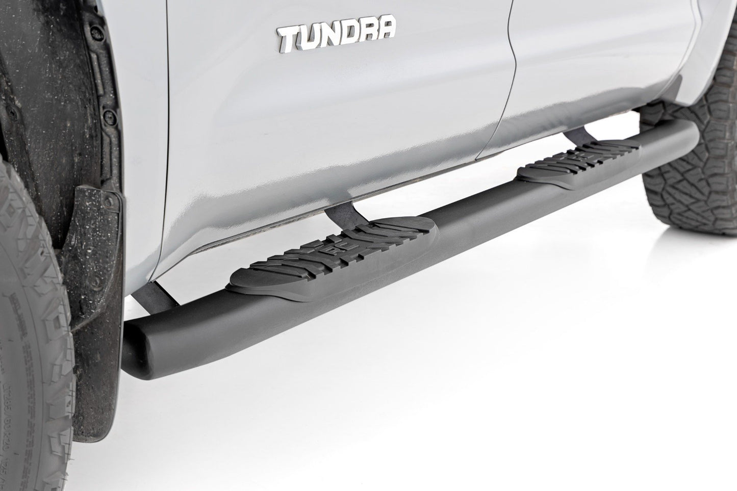 Oval Nerf Step | Crew Cab | Black | Toyota Tundra 2WD/4WD | 2007-2021 | Rough Country | 21009