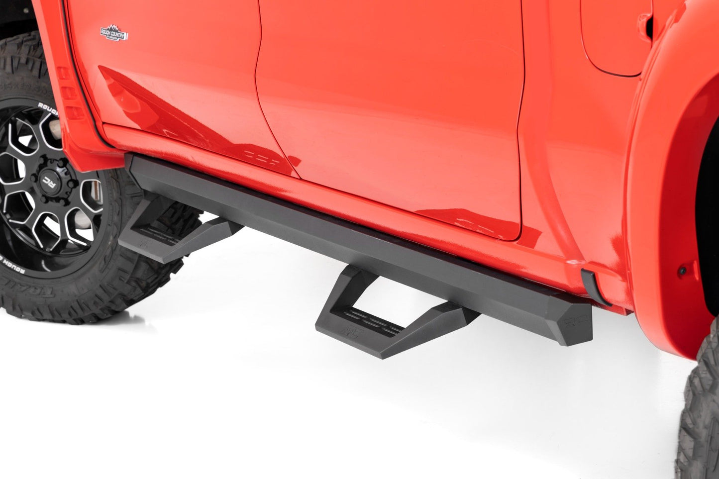 SRX2 Adj Aluminum Step | Crew Cab | Chevrolet Silverado/GMC Sierra 1500/2500HD | 2019-2022 | Rough Country | 11003A
