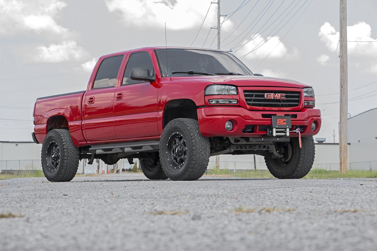 6 Inch Lift Kit | Chevy Silverado & GMC Sierra 1500 4WD | 1999-2006 | Rough Country | 27220A