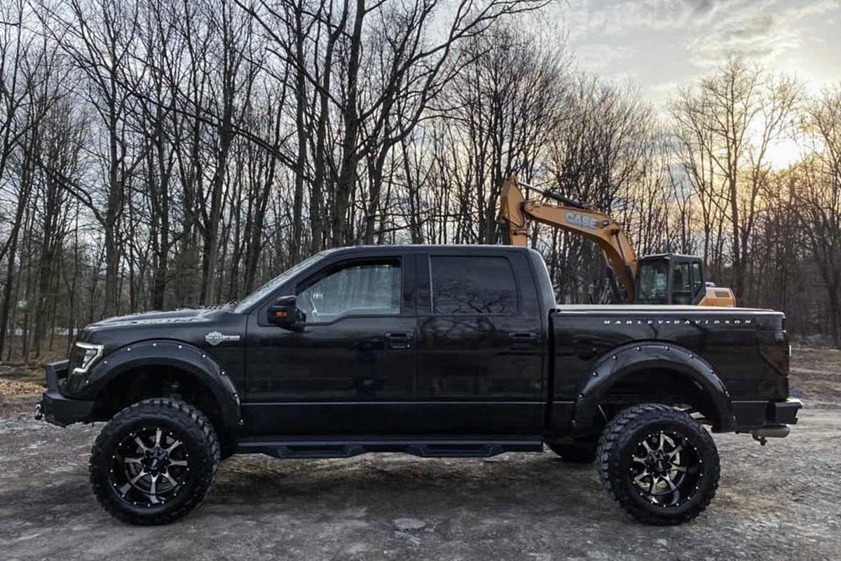 6 Inch Lift Kit | Vertex/V2 | Ford F-150 4WD | 2011-2013 | Rough Country | 57657