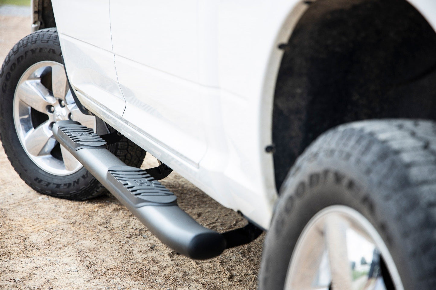 Oval Nerf Step | Crew Cab | Black |Ram 1500/2500/3500 | 2009-2022 | Rough Country | 21003