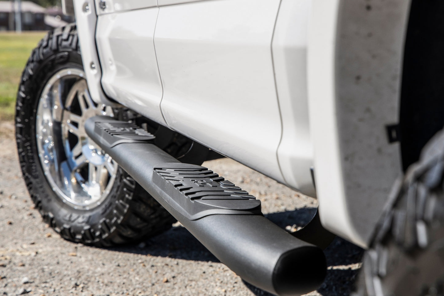 Oval Nerf Step | Crew Cab | Black | Ford F-150 2WD/4WD | 2015-2021 | Rough Country | 21005