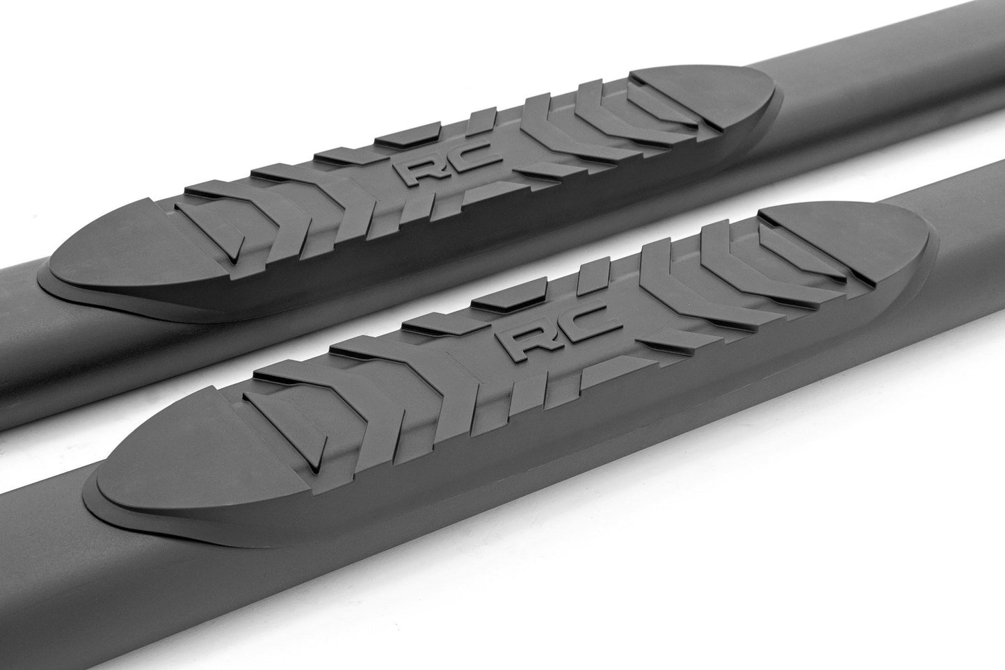 Oval Nerf Step | Double Cab | Black | Toyota Tacoma 2WD/4WD | 2005-2022 | Rough Country | 21008