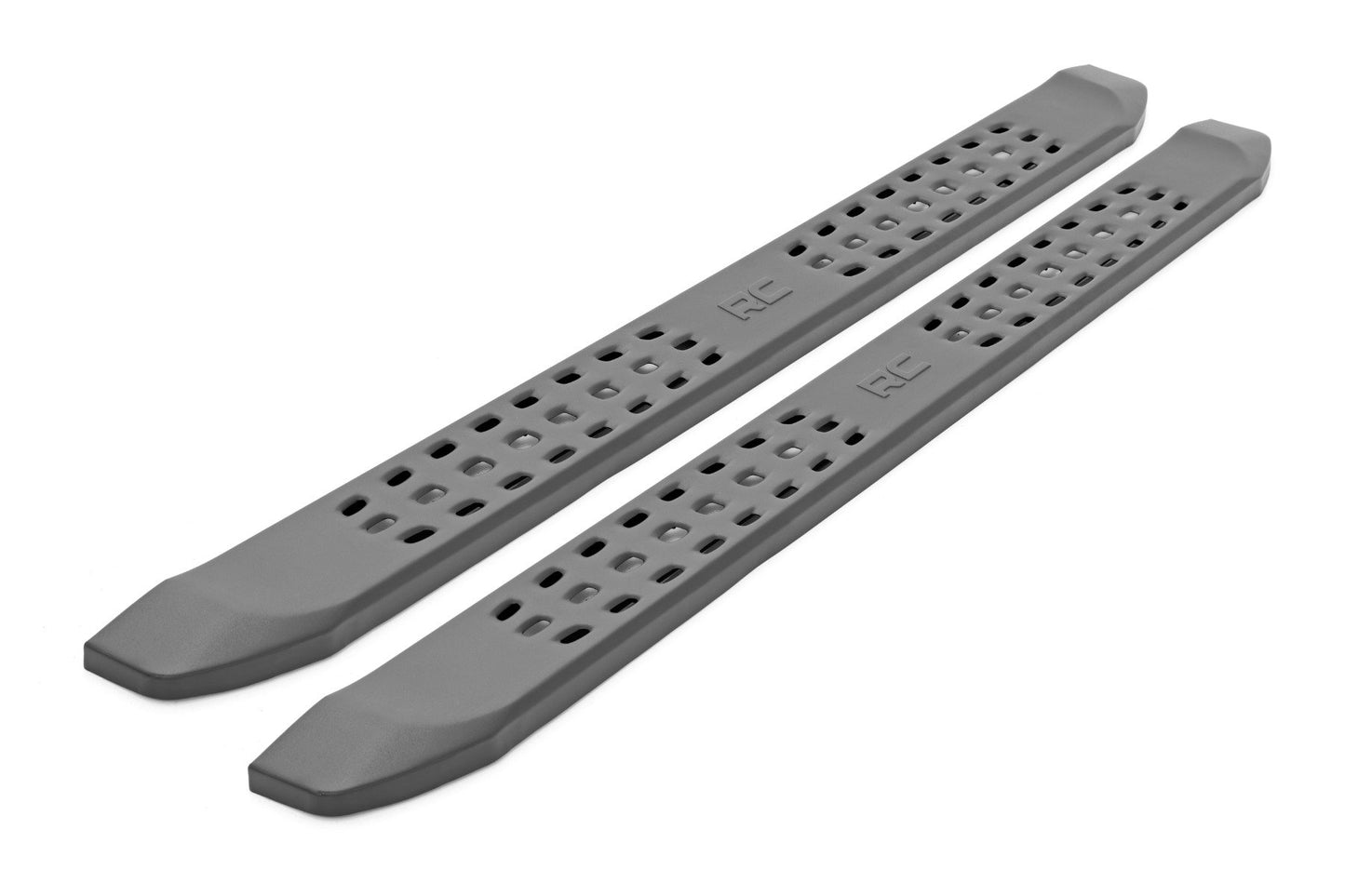RPT2 Running Boards | Crew Cab | Black | Chevrolet Silverado/GMC Sierra 1500/2500HD | 2019-2022 | Rough Country | 44002