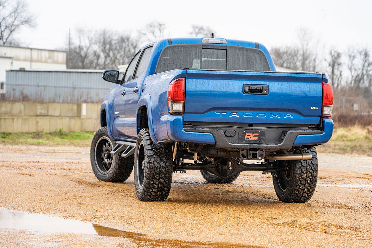 Vertex 2.5 Adj Rear Shocks | 6-7" | Toyota Tacoma 2WD/4WD | 2005-2022 | Rough Country | 699014