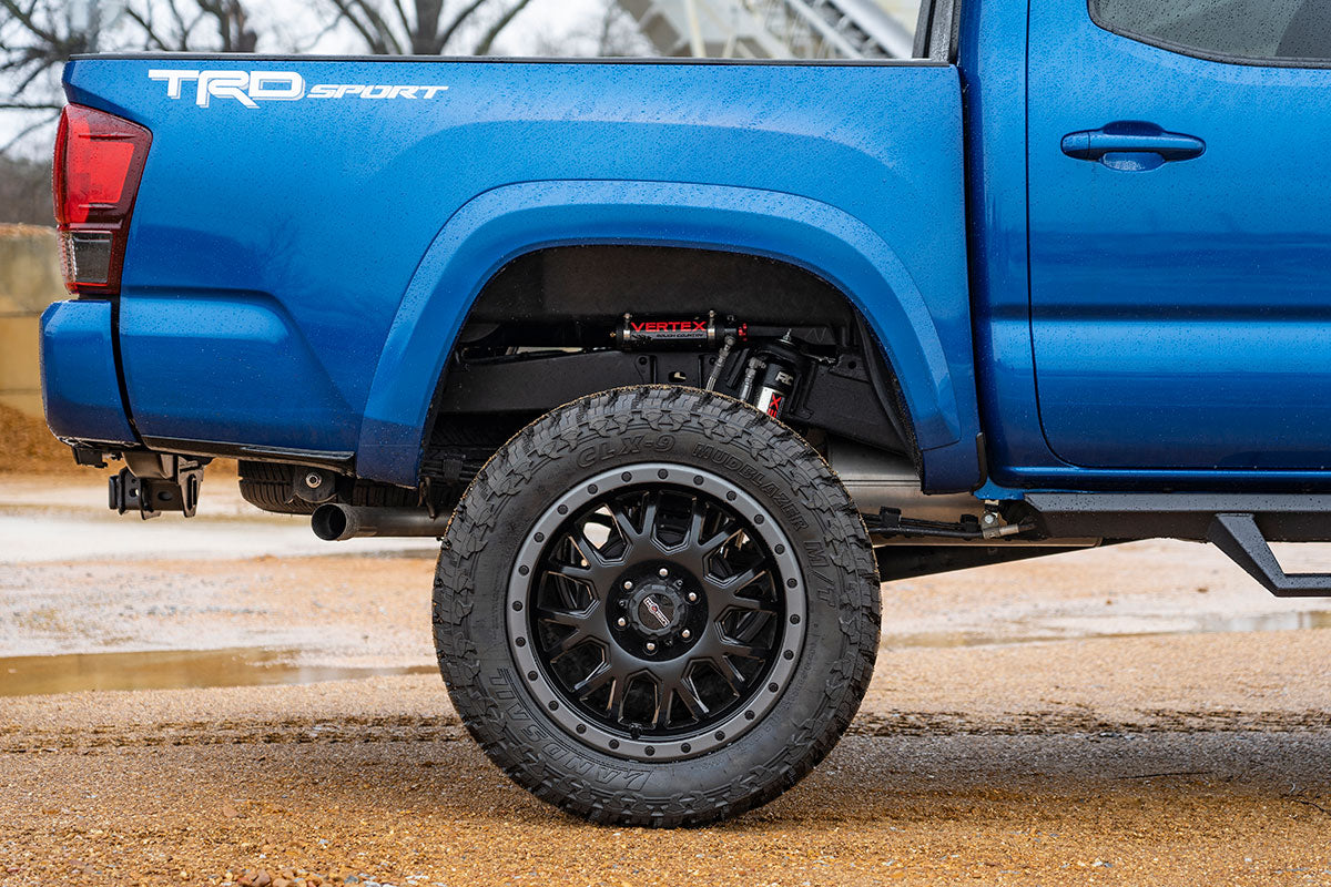 Vertex 2.5 Adj Rear Shocks | 6-7" | Toyota Tacoma 2WD/4WD | 2005-2022 | Rough Country | 699014