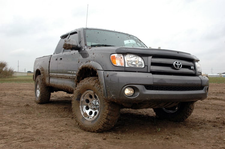 2.5 Inch Lift Kit | Toyota Tundra 2WD/4WD | 2000-2006 | Rough Country | 75030