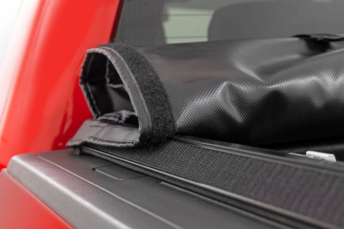 Soft Roll Up Bed Cover | 5'9" Bed | Chevrolet Silverado/GMC Sierra 1500 | 2014-2018 | Rough Country | 42119551
